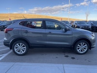 2017 NISSAN QASHQAI SV AWD * ACCIDENT FREE CARFAX * SUNROOF FEATURES INCLUDE: - Auto headlamps - Hil... (image 6)