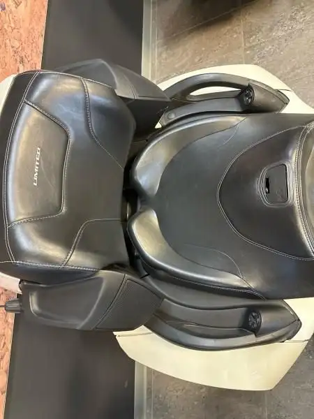 2015 Can-Am SPYDER RT LTD SE6 BLANC in Sport Touring in Lanaudière - Image 6