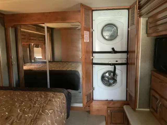 2011 Holiday Rambler Ambassador 36PFT in RVs & Motorhomes in Barrie - Image 25