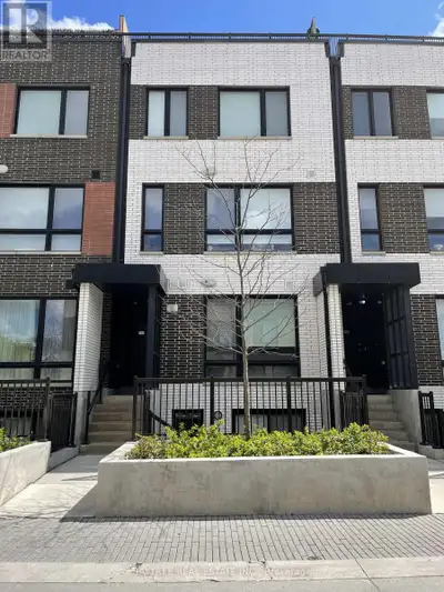 Welcome to Reunion Crossing, 2 Bed | 2 Bath condo townhouse located in Toronto's vibrant west end ne...