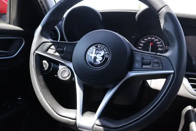 2017 Alfa Romeo Giulia5792174270906572817