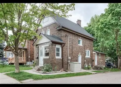 Gorgeous Remodeled Bachelor Suite Close to Google! (2)