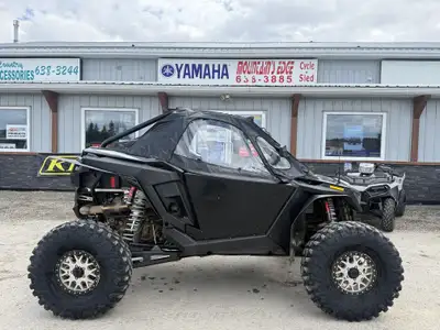 this unit is prime and ready to ride !!! has so many options added to it (listed below) wont last lo...