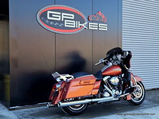 2011 Harley-Davidson FLHX Street Glide in Sport Touring in Oshawa / Durham Region - Image 4