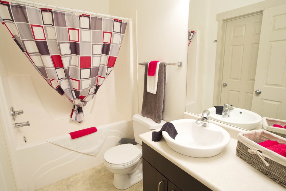 FREE WIFI - CABLE - HEAT - One Bedroom Suites UnFurnished $1500 5