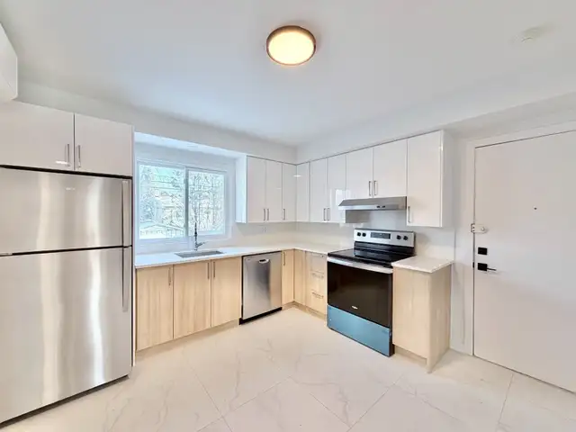 Stunning 4.5-room Apartment in Repentigny with Appliances, WiFi and Air Conditioning