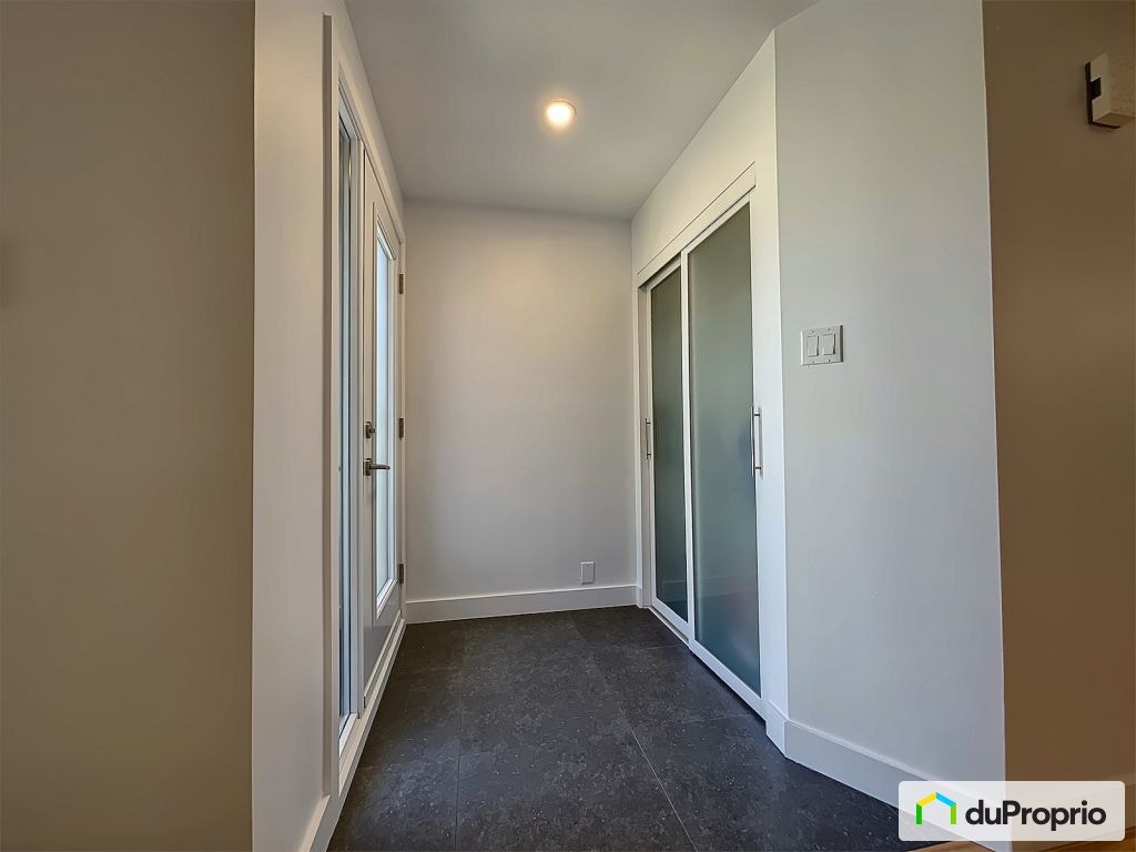$729,000 - 2 Storey for sale in Longueuil (Vieux-Longueuil) — photo 2