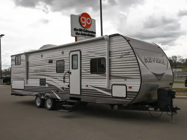 2017 Revere 28QB in Travel Trailers & Campers in St. Albert - Image 2