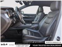 2022 Cadillac XT5 Premium Luxury Platinum Ready for anything, from the streets of Calgary to the hig... (image 8)