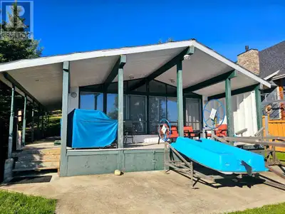 Escape to your own piece of paradise with this beautiful, 3-bedroom, 1-bathroom cabin offering stunn...