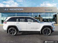 Command attention and experience refined capability in this 2024 Jeep Grand Cherokee Altitude, disti... (image 5)