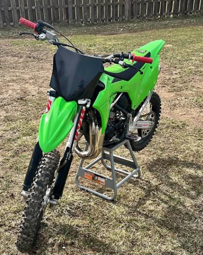 2018 KAWASAKI KX100-GREEN! in Dirt Bikes & Motocross in Edmonton - Image 7