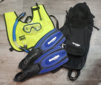 Deep Blue Gear Snorkeling Diving Set Size M Fins Bag Vest Mask