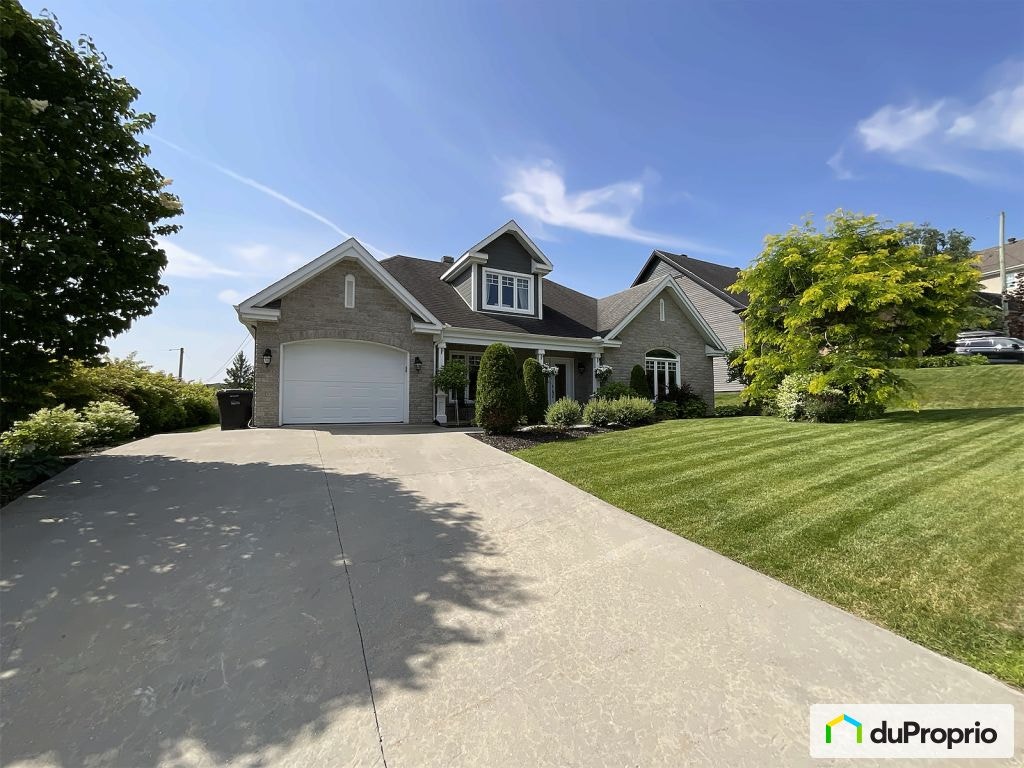 $750,000 - Bungalow for sale in Sherbrooke (Fleurimont) — photo 2