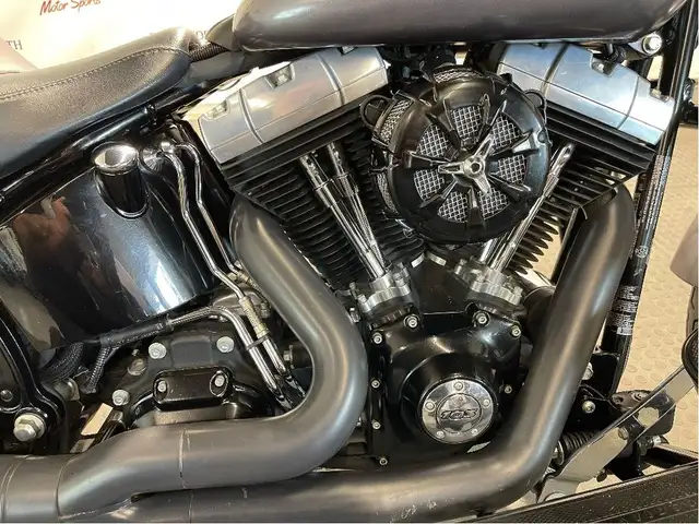2015 Harley-Davidson Softail Slim CANADIAN HARLEY/STAGE ONE/VANC in Street, Cruisers & Choppers in North Bay - Image 16