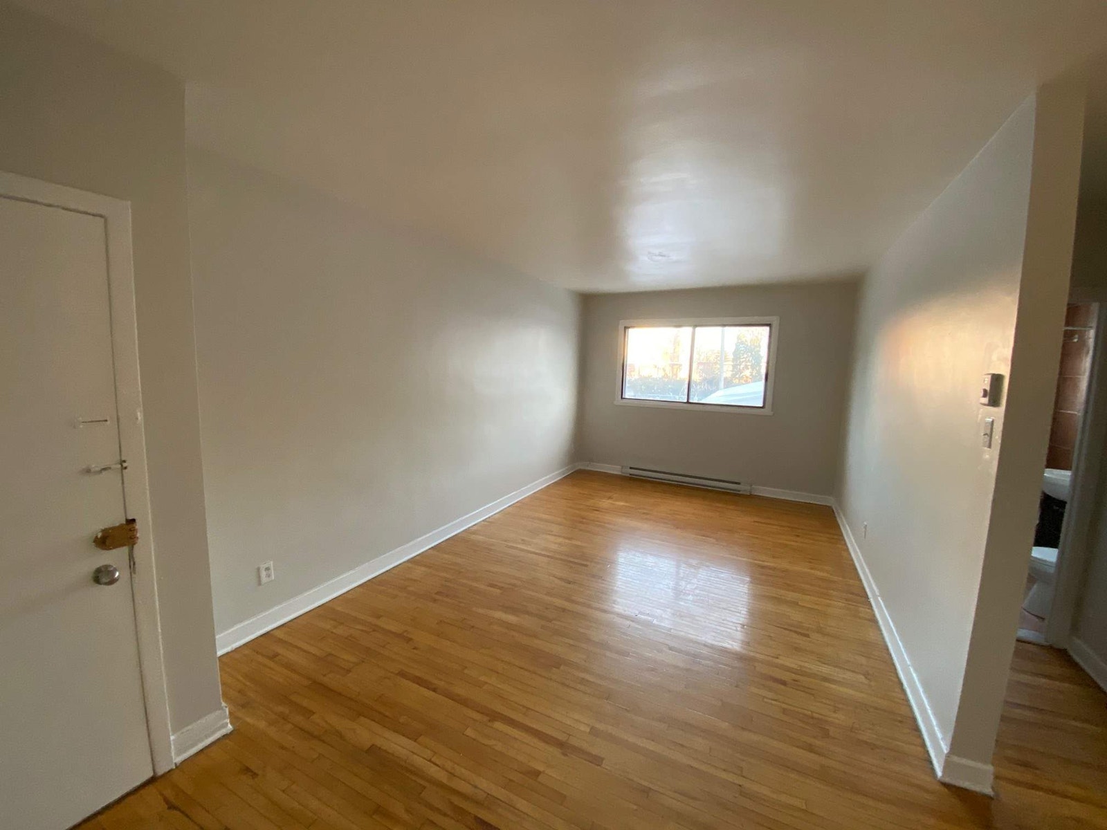 8230 Rue Sherbrooke Est — photo 1
