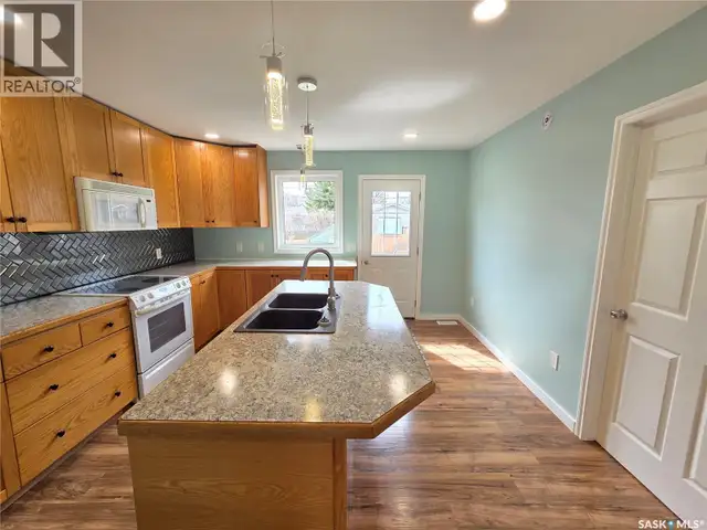 25 Rhodes STREET Redvers, Saskatchewan in Houses for Sale in Regina - Image 14