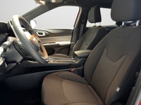 Cloth Low-Back Bucket Seats, Heated Front Seats, 8.4 Touchscreen Display, Apple Carplay, Google Andr... (image 9)