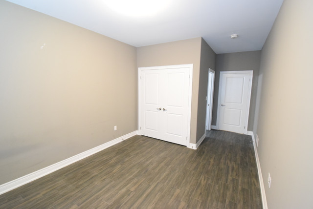 Large One Bedroom Room with Ensuite in Thorold in Long Term Rentals in St. Catharines - Image 4