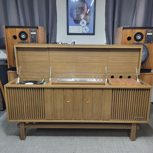 Planet Hi-Fi - Olds Alberta - Cabinet Console - Repair - Restor in Stereo Systems & Home Theatre in Calgary - Image 9