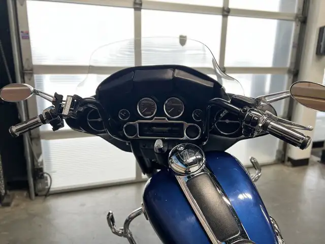 2009 Harley-Davidson Touring FLHT ? Electra Glide Standard in Sport Touring in Strathcona County - Image 11