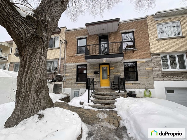 $697,000 - Townhouse for sale in Ahuntsic / Cartierville — photo 1
