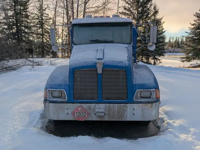 1999 KENWORTH T300 in Heavy Trucks in Saskatoon - Image 3