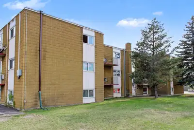 Mainstreet on 33rd Apartments is professionally managed by Mainstreet Equity Mainstreet on 33rd is l...