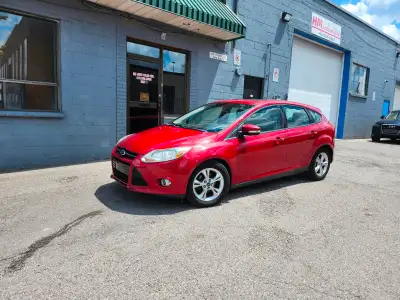 2012 FORD FOCUS SE 216801km 2.0L engine manual Transmission power windows power sunroof power locks...
