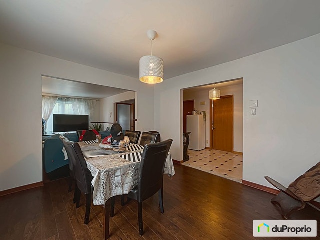 $975,000 - Triplex for sale in Longueuil (Vieux-Longueuil) — photo 1