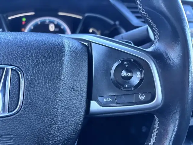 2020 Honda Civic Sedan Touring in Cars & Trucks in Comox / Courtenay / Cumberland - Image 22