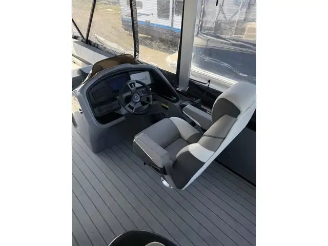 2023 Legend V-Series Aqua Tower Sport Pro w/ full enclosure, 115 in Powerboats & Motorboats in New Glasgow - Image 15