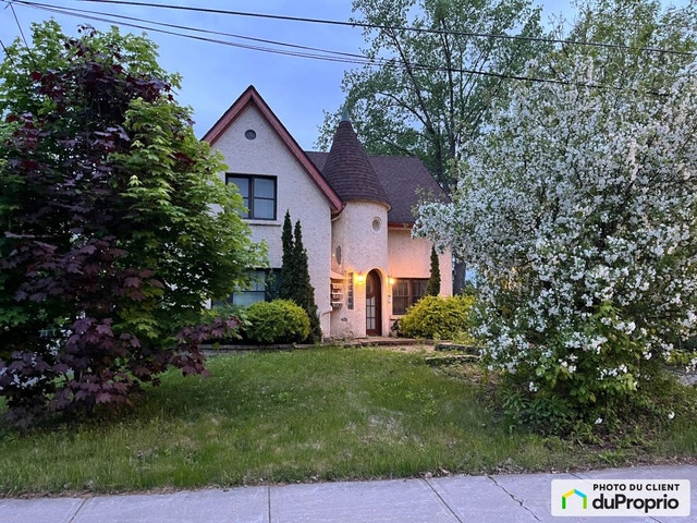 $749,000 - Condominium for sale in Longueuil (Vieux-Longueuil) — photo 1