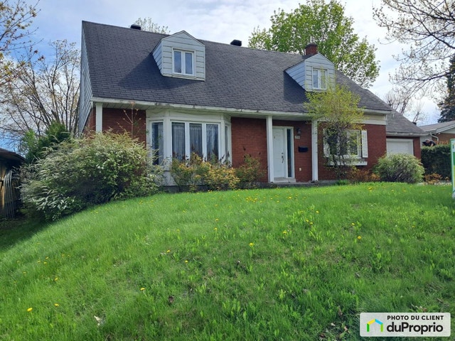 $599,000 - 2 Storey for sale in Sherbrooke (Jacques-Cartier) — photo 1