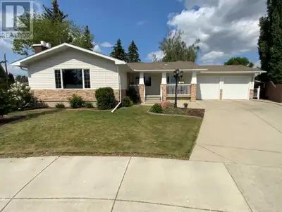Gorgeous Huge Bungalow on a Massive Pie lot, situated in a low-traffic cul-de-sac with Mature Trees...