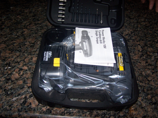 18V Cordless Lithium Power Drill Set (brand new) in Power Tools in Hamilton - Image 3