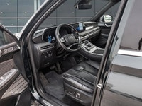 *Leather Seats!* With its impressive features list, awesome SUV capability, and luxury interior, thi... (image 6)