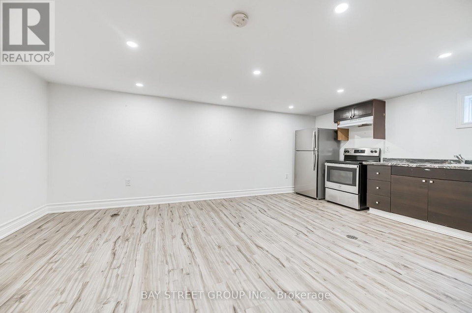 BSMT - 99 CHERRYWOOD DRIVE Newmarket (Bristol-London), Ontario 4