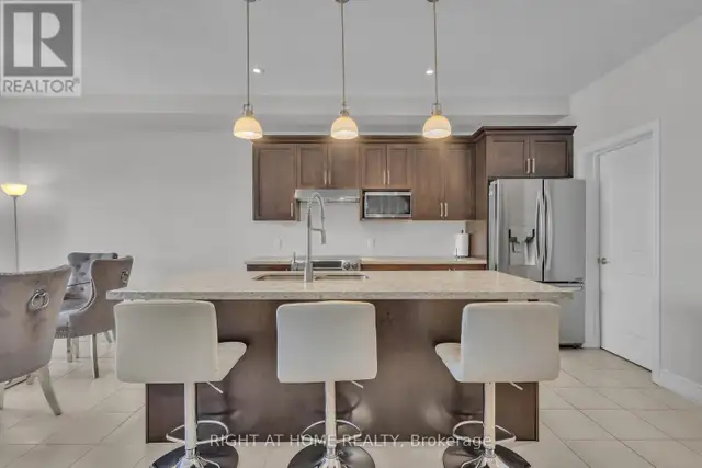 321 CARRIAGE WAY Waterloo, Ontario in Houses for Sale in Kitchener / Waterloo - Image 11