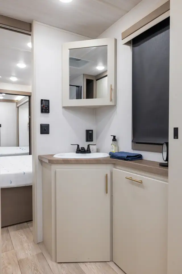 2026 Forest River EAST TO WEST ALTA 2775KFK in Travel Trailers & Campers in Regina - Image 13