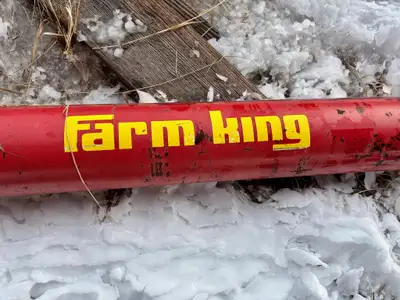 Two Farm King augers FARM KING AUGER ....