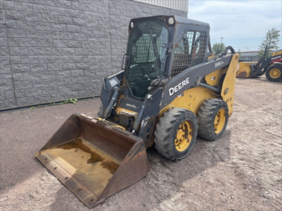 Hours: 1497 | Location: Moncton, NB, CA | Booms: Self-Leveling; Buckets: 60 Bucket; Operators Statio...
