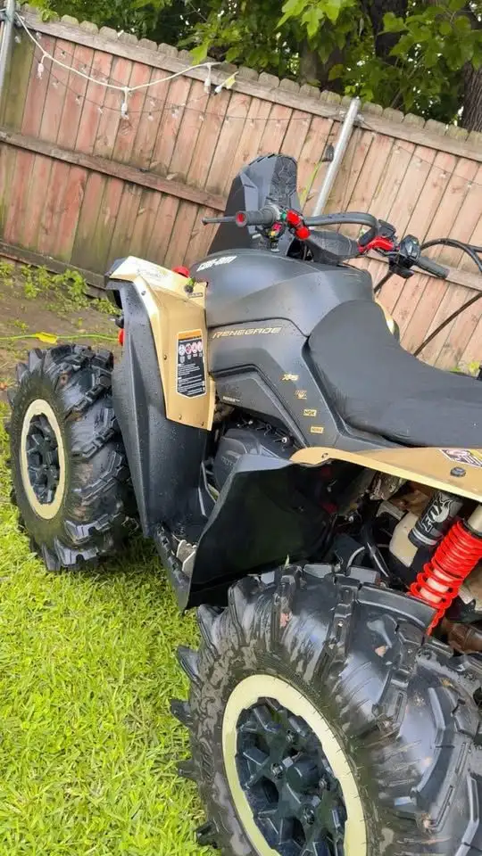 2019 CAN-AM RENEGADE 1000 - CUSTOM in ATVs in Delta/Surrey/Langley - Image 6