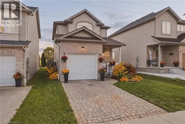 116 HENHOEFFER Crescent Kitchener, Ontario in Houses for Sale in Kitchener / Waterloo - Image 4