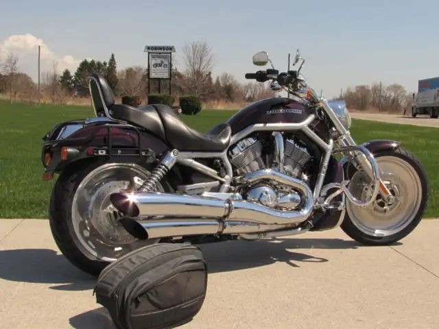 2006 Harley-Davidson VRSC A VRod in Street, Cruisers & Choppers in Leamington - Image 6