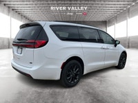 HEATED FRONT SEATS, ADAPTIVE CRUISE CONTROL, REMOTE ENGINE START, POWER LIFTGATE, HEATED STEERING WH... (image 2)