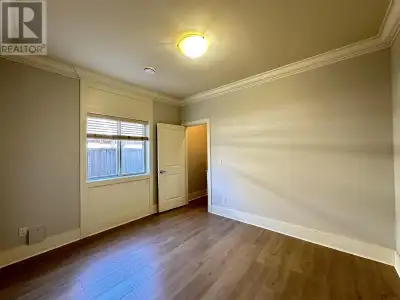 Self contained suite, individual entrance, elecusive laundry. Next to Maple Lane School Park. You ma...