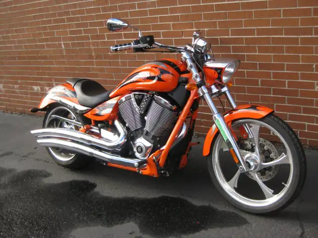 2013 VICTORY JACKPOT in Street, Cruisers & Choppers in City of Toronto - Image 3