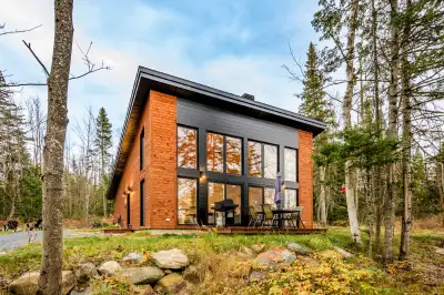 St-Joseph-de-Coleraine, en campagne secteur tranquille. Splendide propriété construction 2021 à quel...