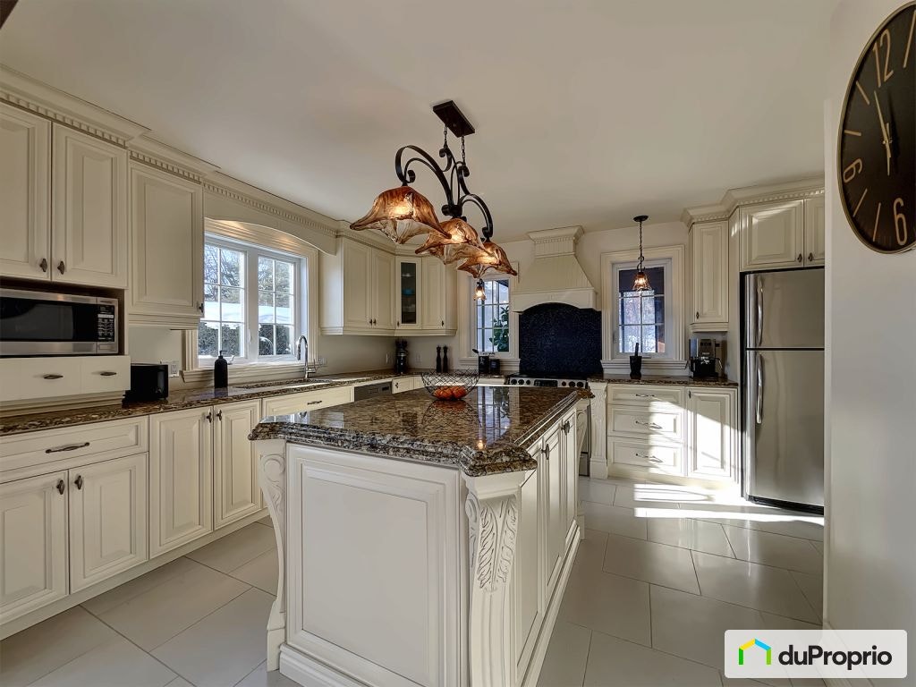 $880,000 - 2 Storey for sale in Stoneham — photo 2